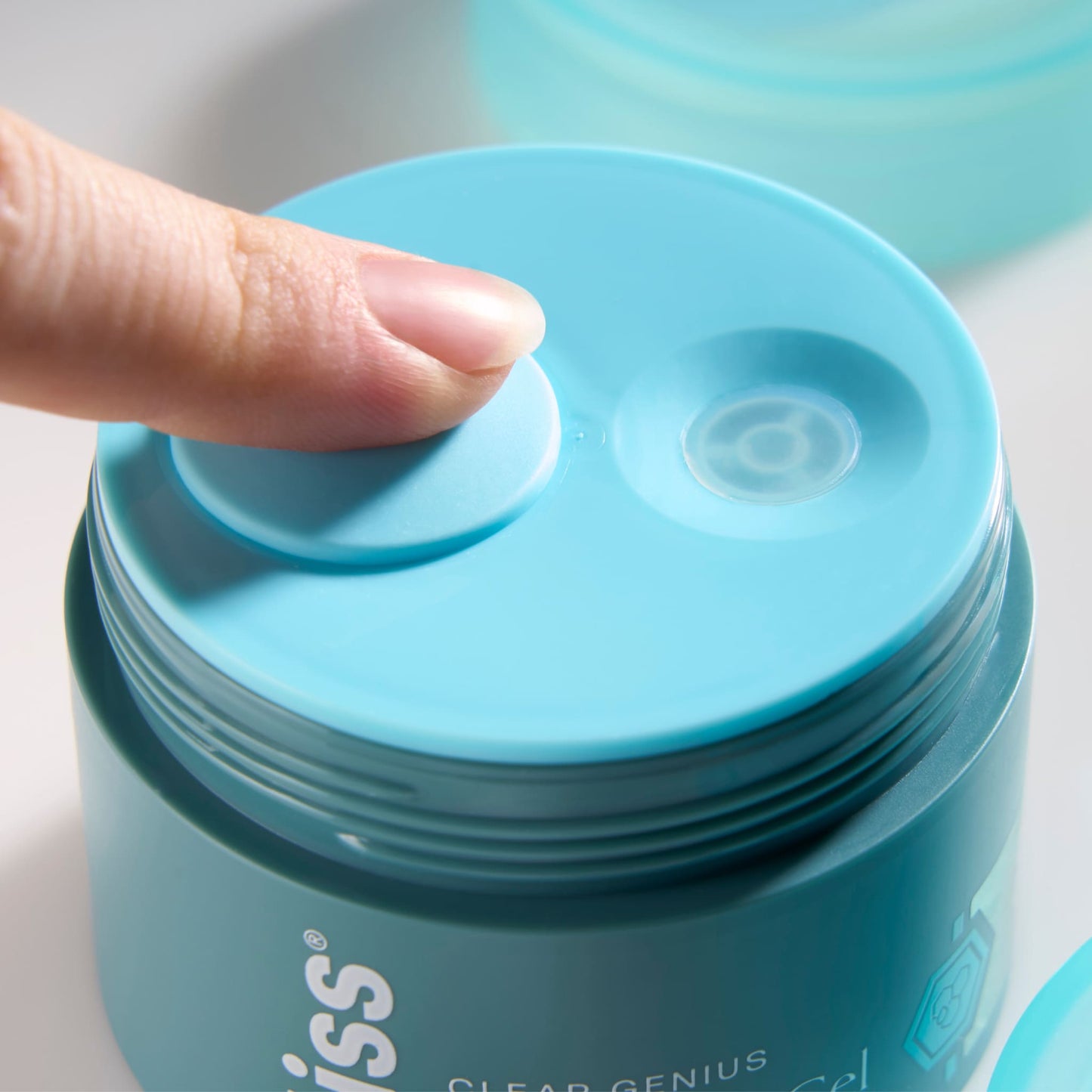 Clear Genius Clarifying Gel Moisturizer with Clarity 5 Complex